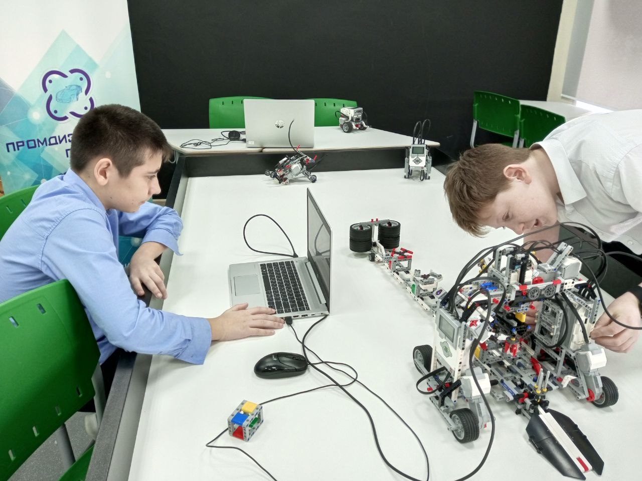 Ученики в Зареченской классической гимназии приступили к занятиям по углубленному модулю программ МТ Кванториум